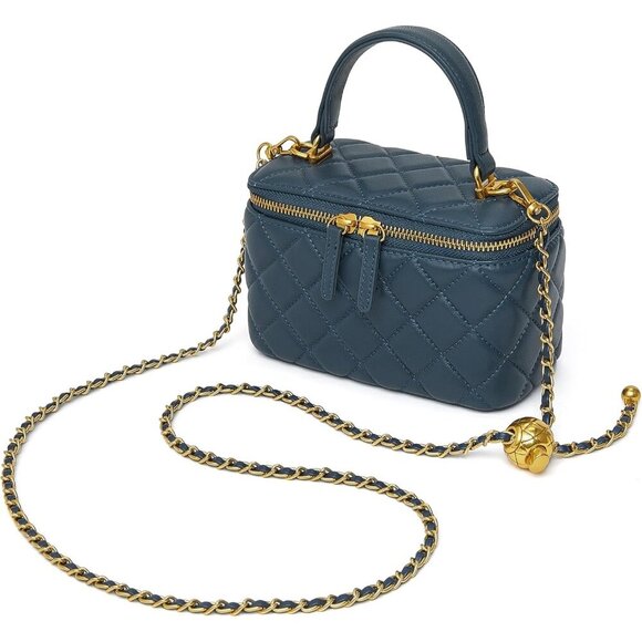 Versatile Vintage Quilted Crossbody Bag with Roomy Interior for Essentials